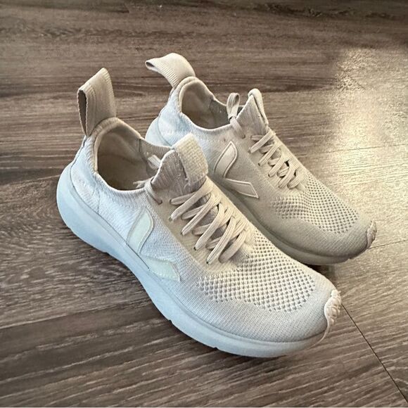 Rick Owens X Veja Mesh Lace-Up Sneakers - Picture 4 of 15